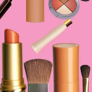 Mommilk化妆品店铺装修与产品图片展示